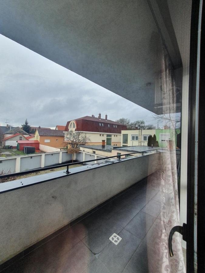 Krisi Apartman Hajdúszoboszló المظهر الخارجي الصورة